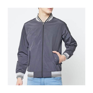 High Quality & Quick Dry Custom Men Shiny <b>Windbreaker</b> Padded Thick <b>Black</b> Hooded Quilted Bomber Jacket For Men - Product Image 6