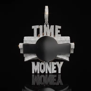 Pendentif Diamant Iced Out « Time Is Money » avec Design Montre Bustdown en Or Blanc 925 – Bijou Hip Hop Personnalisé et Tendance - Product Image 2