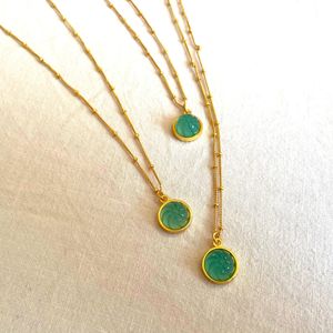 Pendentif en calcédoine aquatique en argent sterling plaqué or, de qualité supérieure, sans nickel, avec breloque sculptée, collier fait main, bijoux pour - Product Image 6