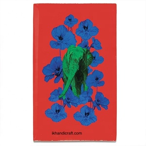 ถาดแขวนรูปสี่เหลี่ยมผืนผ้าเคลือบโลหะลายตารางหมากรุกสไตล์โมเดิร์น Diva Collections พร้อมหูจับ ทนความร้อน เหมาะสำหรับตกแต่งในช่วงรอมฎอนและดิวาลี - Product Image 1