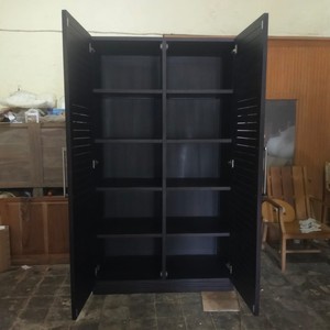 Armoire traditionnelle autoportante à 3 portes en bois de mahogany massif, avec tiroirs, pour chambre d'hôtel, projet commercial indonésien - Product Image 5