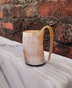 Jarra de Cuerno Vikinga Medieval Hecha a Mano de Primera Calidad, 700 ml de Capacidad, con Bandeja, Nuevo Diseño, Patrón de Agarre Ergonómico, Disponible para Fiestas - Product Image 3