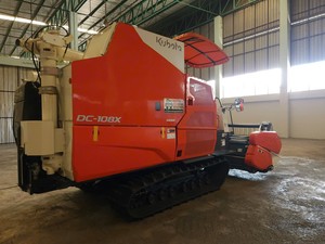 DC108X 108HP Multi-Crop Combine <b>Harvester</b> Gear Drive Diesel Engine High-Productivity Rice <b>Corn</b> Wheat Harvesting Machine - Product Image 4