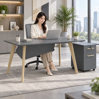 Bureau moderne pour employés avec meuble mobile, poste de travail de bureau en panneau de particules E1 avec pieds en bois de frêne pour espace de travail d'entreprise