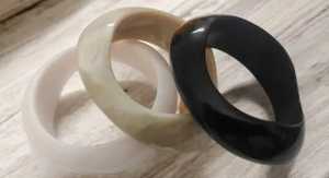 Bracelets en résine écologiques, ronds, noirs et marron, thème ange, pour Noël et le Nouvel An, objets de collection artistiques à exposer - Product Image 4