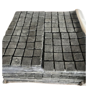 Pierre de lave noire indonésienne 10x10cm finition antique pour piscines à murs extérieurs et intérieurs avec 1 an de garantie Produit en granit - Product Image 3