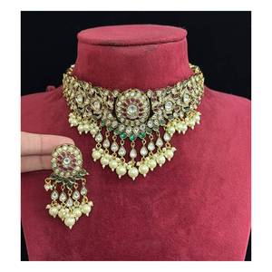 Kundan <b>Choker</b> Necklace Set with Earrings Traditional Bridal Jewelry for Wedding Festive Ethnic Wear Women Royal Look - Product Image 5