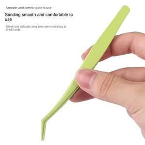 Pinces à cils en plastique de précision aux couleurs pastel avec pointe lisse pour une application détaillée - Product Image 4