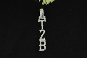 จี้เพชรโมอิสซาไนต์ทรงกลมเจียระไนแบบบริลเลียนท์ ชุบทอง 18K เงินแท้ 925 สำหรับผู้ชาย สไตล์ฮิปฮอปสุดหรู พร้อมสลักชื่อเป็นอักษรย่อ ของขวัญสำหรับแร็ปเปอร์ - Product Image 6