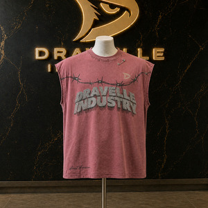 Camiseta sin mangas Y2K al por mayor, estilo muscle fit, de algodón lavado, estilo streetwear, con gráfico de alambre de púas y logo estampado en relieve - Product Image 1