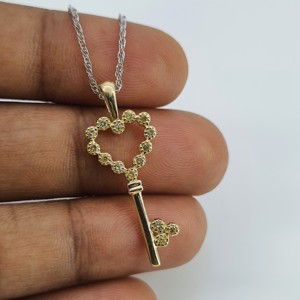 Collier pendentif cœur clé en diamant naturel rond 0,20 carats pour femme, en argent sterling plaqué or, serti à griffes, tendance, pour mariage - Product Image 4