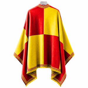 Cape châle personnalisée pour sororité nationale Phi Delta Kappa, avec logo brodé sur le devant, coloris rouge et or, pour vêtements grecs féminins. - Product Image 3
