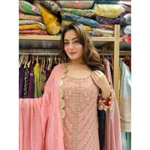 Conjunto de Top-Plazzo y Dupatta con Bordado Intenso, Talla XL, para un Look de Fiesta - Product Image 2