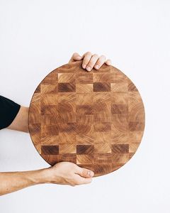 Planche à découper artisanale haut de gamme en bois dur, style grain de bois, bloc de boucher robuste pour la découpe en cuisine - Product Image 1