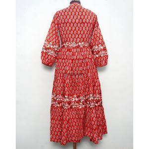 Vestido maxi de algodón tejido a mano para mujer, corte ajustado y acampanado, floral, manga larga, cierre de botones, decoraciones modernas, para clima cálido. - Product Image 6