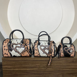 Bolsa de Viaje Grande de Cuero Vacuno Auténtico Hecha a Mano con Diseño de Corazón, Bolso de Mano Vintage con Estampado Floral, Bolsa Perfecta - Product Image 2