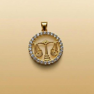 Pendentif Signe Astrologique Balance en Argent 925 et Or Massif 18K, Moissanite Ronde Taille Brillant, Sertissage Clos, Charme Classique Unisexe - Product Image 3