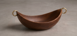 Tazón de Madera con Diseño Único para Servir, Acabado en Nogal, Tazón de Madera de Mango con Anillos Metálicos Pulidos - Product Image 4