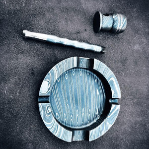 Cendrier en métal de haute qualité à motif Damas pour cigares et cigarettes, élégant pour la maison et le bureau - Product Image 5