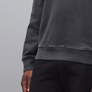 Sweat-shirt pour homme, idéal pour les voyages, les loisirs et les sorties quotidiennes. Prix usine pour les acheteurs en gros. Coupe décontractée et tendance, manches longues. - Product Image 3