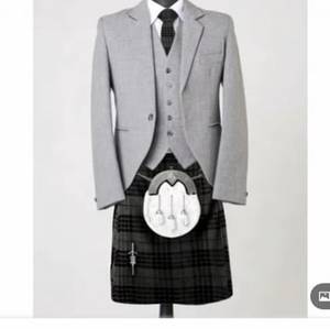 Sporran Escocés de Cuero Genuino con Tartán Tradicional Laxey Manx y 3 Borlas - Prenda Escocesa Personalizada - Product Image 4