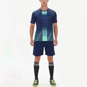 Uniforme de football personnalisé sublimé, meilleure couture pour une durabilité optimale pendant le jeu, disponible en plusieurs couleurs pour les clubs et les tournois - Product Image 3