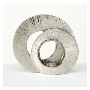 Elegante Escultura de Metal con Cinta Decorativa, Arte Pop Hecho a Mano, Adorno Decorativo Contemporáneo de Aluminio Art Deco con Base para Mesa - Product Image 2