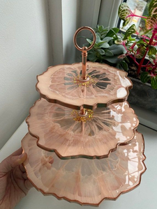 Support à gâteaux 3 niveaux en résine fait main, présentoir à cupcakes et desserts, artisanat moderne de luxe écologique pour la maison et l'Inde - Product Image 6