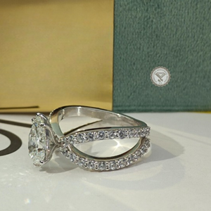 Anillo de Diamante Cultivado en Laboratorio con Corte Pera de 3.40 Quilates, Oro Blanco de 14k con Baño de Rodio, Clásico para Compromiso y Boda, Gran Venta - Product Image 6