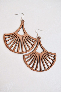 Pendientes de Madera Ecológicos Pintados a Mano con Detalles Láser, en Colores Pantone, Pulidos, Modernos, Estilo Ángel, para Bodas y Moda - Product Image 4
