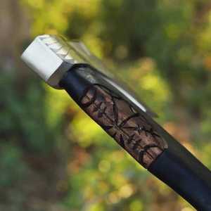 Hacha Vikinga de Acero de Damasco THEWIZ CRAFTS, Forjada a Mano, Grabado Personalizado, Garantía de 3 Años, Coleccionable para Camping o Decoración de Cueva Masculina - Product Image 3