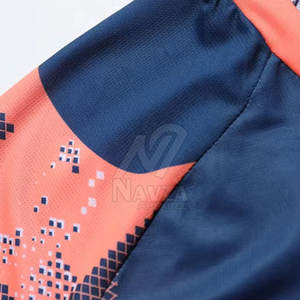 Uniformes de badminton professionnels 100% polyester, possibilité de créer votre propre logo sur l'uniforme de badminton - Product Image 2