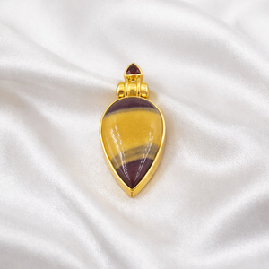 Pendentif artisanal en jaspe Mookaite et grenat, en argent 925 plaqué or jaune et or rose, style vintage, double pierre, bijou tribal pour elle - Product Image 3