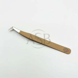 Pinza para Extensión de Pestañas en Color Marrón Desnudo con Ángulo de 65 Grados, con Corazón en el Mango, de Acero Inoxidable, con Logotipo Personalizado - Product Image 5