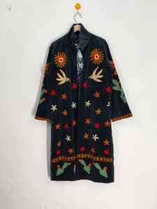 Manteau en velours Suzani, veste longue en coton brodée de fleurs, manteau d'hiver bohème - Product Image 4