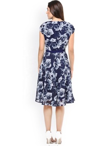 Vestido Mini sin Mangas con Estampado Floral para Mujer, Verano, Casual, para Exteriores, Línea A, Patrón Rojo y Azul, Tejido Transpirable, Cuello Redondo - Product Image 5