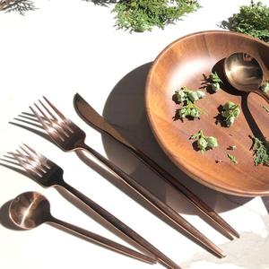 Juego de cubiertos de acero inoxidable de alta calidad con acabado cobrizo, 5 piezas, reutilizables, aptos para alimentos, para decoración de fiestas. - Product Image 5