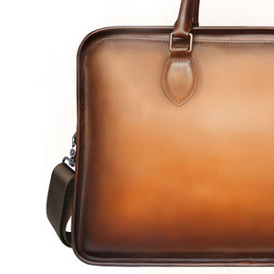 Maletín profesional de cuero con construcción duradera y diseño clásico para el entorno de oficina, bolso para portátil de cuero. - Product Image 4