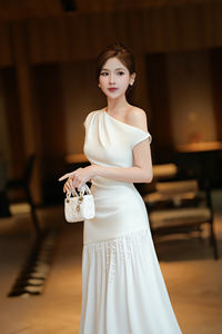 Robe de mariée élégante ornée de lys de la vallée, robe de mariée pour femme, robe longue style A, robe florale de luxe faite à la main - Product Image 6