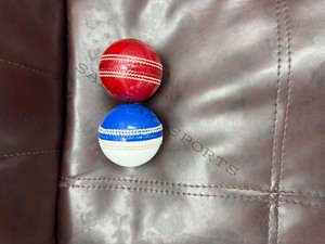 ลูกคริกเก็ตคุณภาพพรีเมียม Salstar Sport ผลิตจากหนังเกรดท็อป สามารถปรับแต่งสี ลวดลาย และโลโก้ได้ - Product Image 3