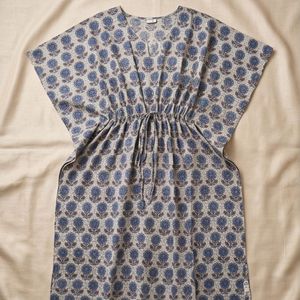 Caftán Azul Hecho a Mano con Estampado de Flores, Teñido con Índigo Natural de Alta Calidad, Elegante para Oficina, Transpirable para Días de Descanso - Product Image 6
