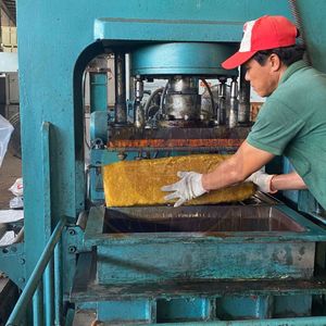 High Quality NGOC CHAU SVR3L Natural Raw Latex Rubber Molding Grade Sheet Powder Food & Medical Grade Material Vietnam Factory - Product Image 2