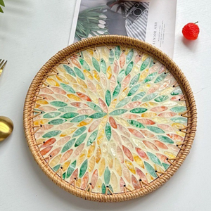 Bandeja de Servir de Lujo de Ratán y Nácar, Hecha a Mano con Material Natural Tejido para Decoración del Hogar y Servicio - Product Image 1