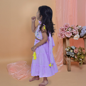 Ensemble Lehenga Choli personnalisé pour filles avec dupatta, idéal pour les mariages et les festivals, disponible en gros à prix avantageux - Product Image 4