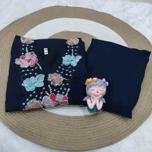 ชุดเซ็ตสองชิ้นลำลองสำหรับผู้หญิง ผ้าวิสโคส/โพลีเอสเตอร์ กางเกงขาบาน ระบายอากาศได้ดี เหมาะสำหรับฤดูร้อน ตกแต่งด้วยลายปักอย่างประณีต ออกแบบมาเพื่อความสบาย - Product Image 6