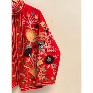 Veste rouge brodée à la main à motifs floraux pour femme, col mandarin, manches longues, style automne, manteau chic prairie - Product Image 2