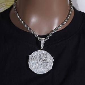 Collar con Colgante de Plata 925 Chapado en Oro con Cadena de Eslabones, Moissanita Lunar Personalizada Certificada GRA, Letra de Nombre, Estilo Hip Hop, Fino, para Fiesta - Product Image 1