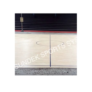 Solution de revêtement de sol en bois pour terrain de basket-ball, fabriquée en Inde, avec une structure stable et un nettoyage facile, disponible à la vente. - Product Image 2