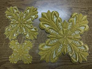 Croix d'église brodées à la main sur mesure de haute qualité, décorations de vêtements religieux à coudre, badges métalliques avec dentelle - Product Image 3