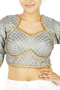 Blusa de Algodón Azul Bordada para Mujer con Cuello Redondo y Mangas Cortas para Usar en Festividades - Product Image 4